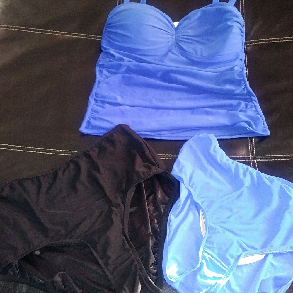 Ladies Double D top bottom size 13/14